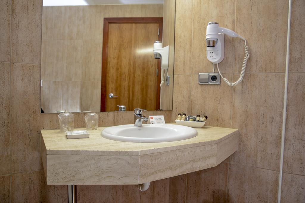 Double or Twin Room,1207755427:JPEG